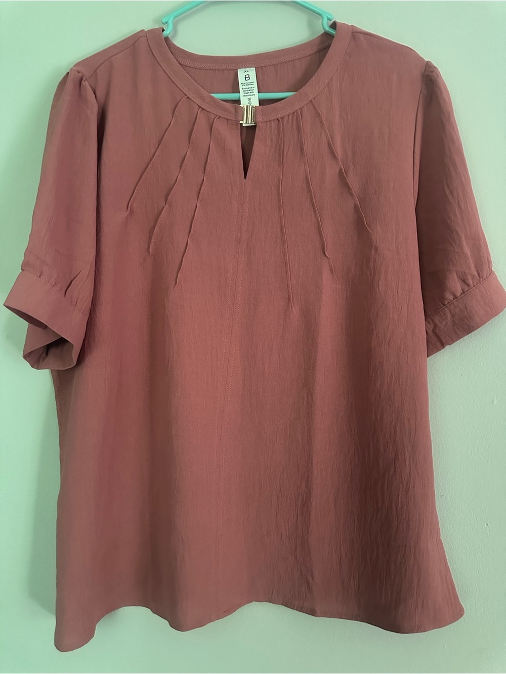 B Collection by Bobeau
Women's Pleated Neck Blouse
Dusty Rose Size XL